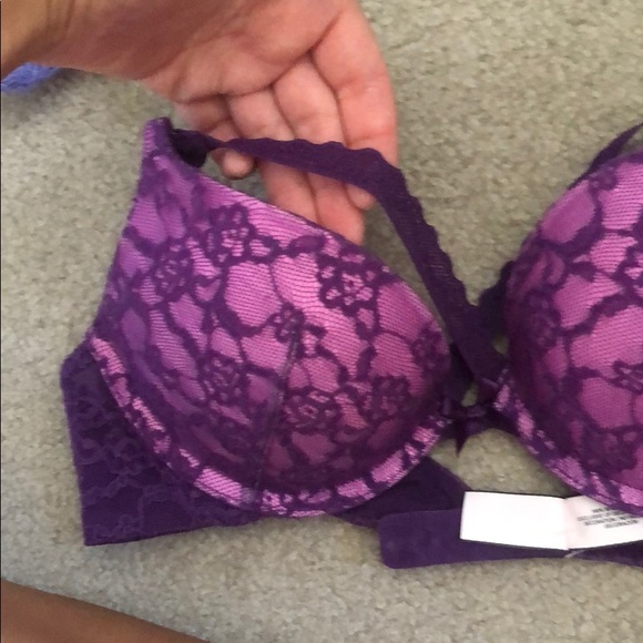 Never worn Victoria’s Secret bra! - Picture 2 of 5